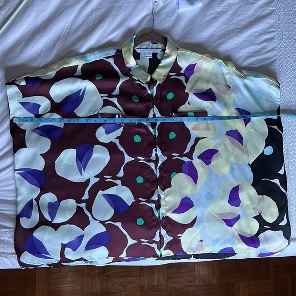 NWOT Diane von Furstenberg silk top. Size M - Picture 13 of 16